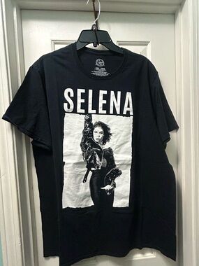 Selena Quintanilla Graphic Tee